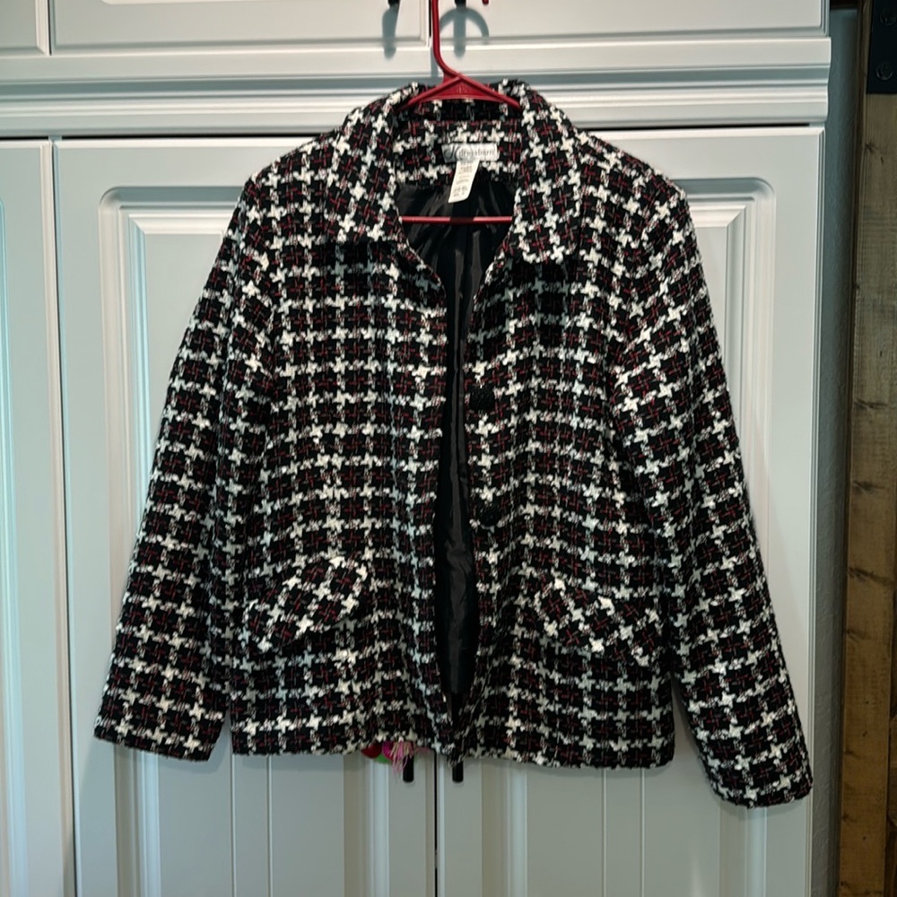 Dress Barn jacket in size 14. In great condition. Nice work jacket.